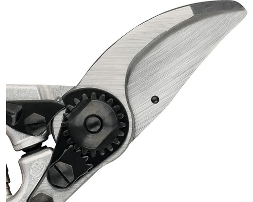 Detailní záběr převodových zahradnických nůžek