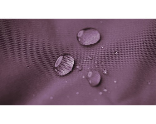 Kapky vody na vodoodpudivé tkanině