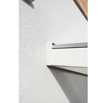 Detailní pohled na markýzu namontovanou na stěně