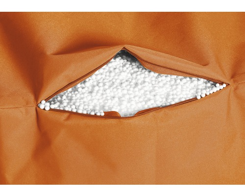 Oranžový sedací vak plněný polystyrenovými kuličkami