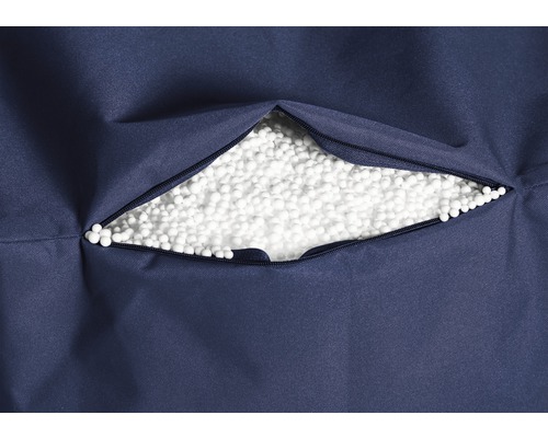 Detail pohledu na sedací vak se zipem a výplní