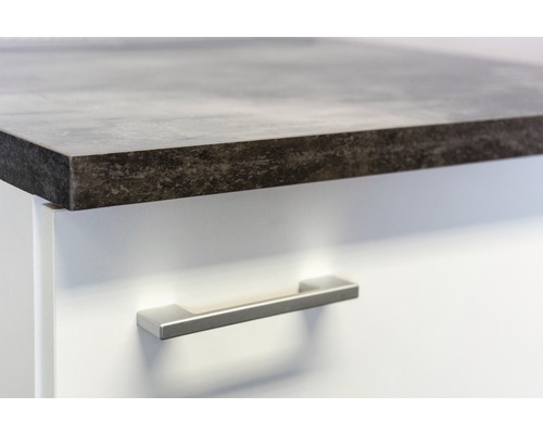 Kuchyňská pracovní deska se zásuvkou a rukojetí