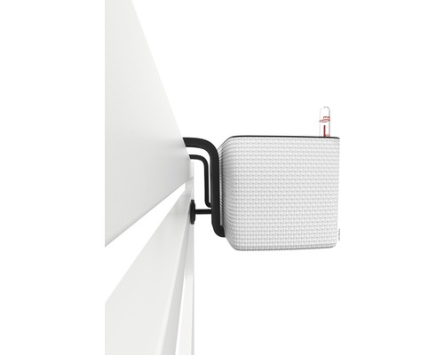 Truhlík s držákem pro upevnění na balkon