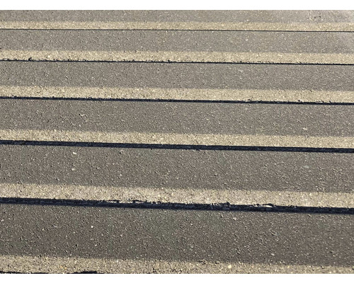 Betonové dlažební kostky s distanční vložkou