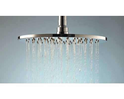 Dešťová sprcha s proudem vody