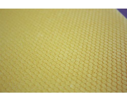 Vosková deska se šestiúhelníkovými buňkami pro úl