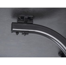 Detailní záběr spojovacího kusu a držáku