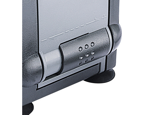 Detail šedého kufříku na nářadí se zavíracím mechanismem