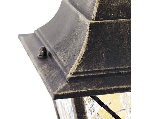 Detail venkovního svítidla s texturovaným sklem