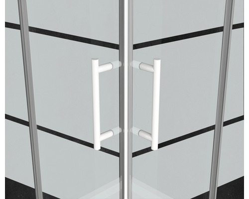 Detailní pohled na sprchový kout s klikami a průhledným sklem