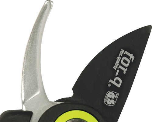 Detail kovadlinkových zahradních nůžek s logem FOR-Q a značkou GS pro testovanou bezpečnost