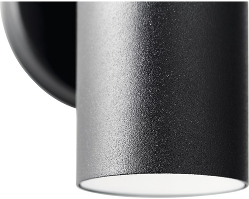 Detail černého nástěnného svítidla