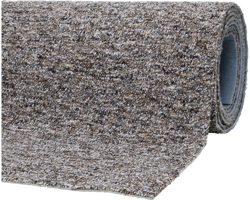 Kusový koberec v roli