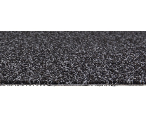 Detail šedého koberce