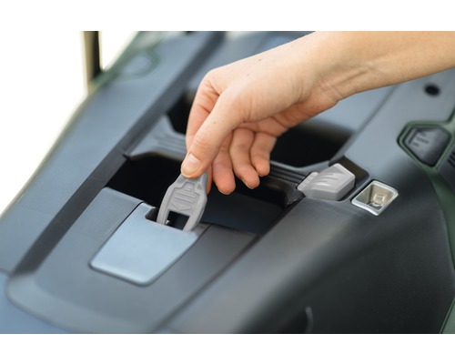 Obsluha zahradního nářadí klíčem