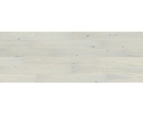 Světlá dřevěná podlaha z jednotlivých prken