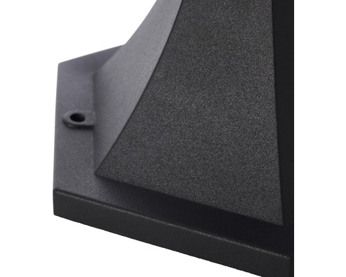 Detailní pohled na soklové svítidlo