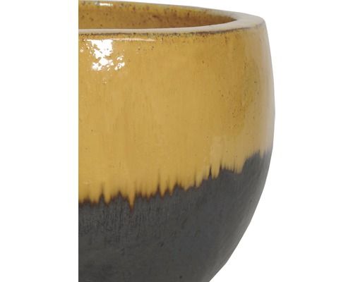 Detailní záběr keramického květináče