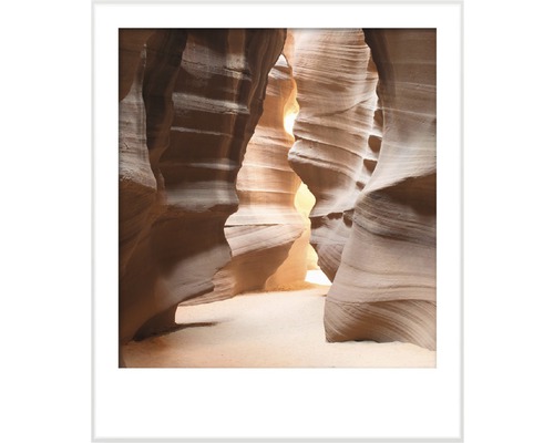 Zarámovaný obraz skalní soutěsky