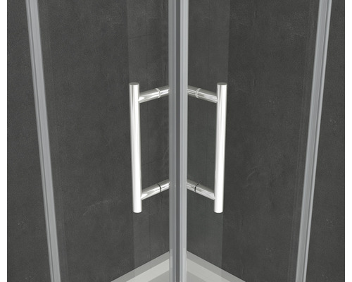 Detail sprchového koutu s madly dveří