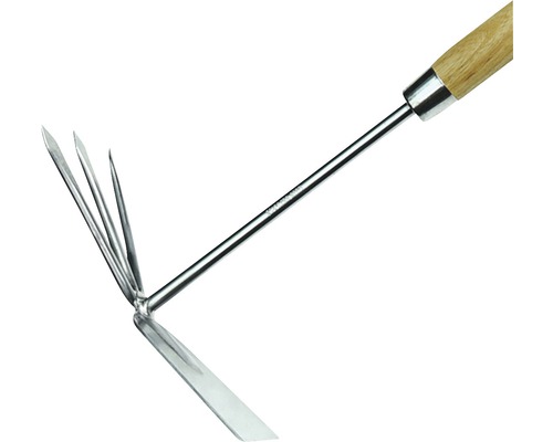 Zahradní kultivátor s dřevěnou rukojetí a ocelovými hroty