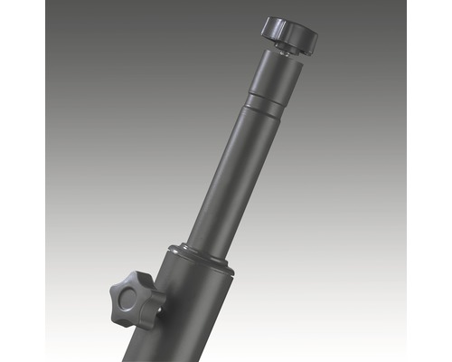 Detailní pohled na tyč stativu se stavěcími šrouby