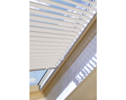 Vnitřní žaluzie na střešním okně se stahovací šňůrou