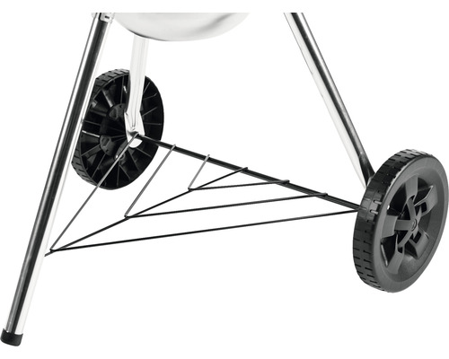 Detailní pohled na kulatý gril s kolečky a podstavcem