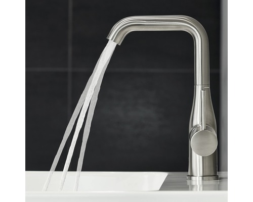 Nerezová vodovodní baterie s tekoucí vodou