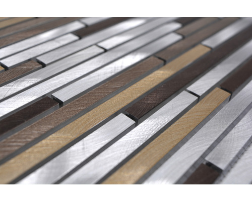 Mozaiková dlaždice z kovu a dřeva