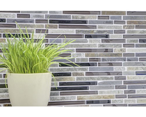 Mozaika obkládaček se závodem v květináči