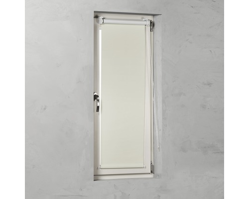 Okno s roletou do interiéru