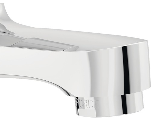 Detail vodovodní baterie z kovu