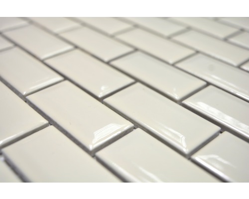 Obdélníkové dlaždice ve vzoru rybí kosti