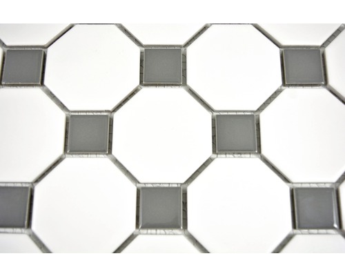 Detail mozaiky s osmiúhelníkovými a čtvercovými dlaždicemi