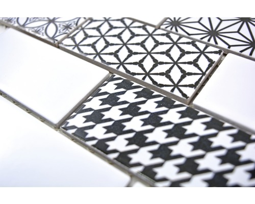 Keramické mozaikové obklady s různými vzory