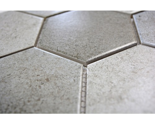 Detailní záběr šestihranných podlahových dlaždic