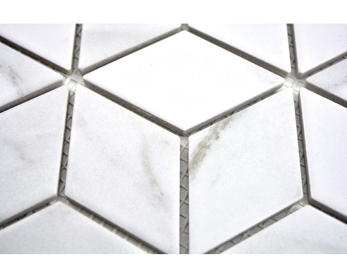 Mozaikové dlaždice z přírodního kamene ve tvaru kosočtverce