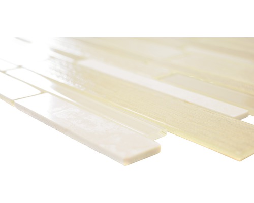 Mozaikové dlaždice ze skla a přírodního kamene