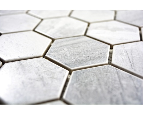 Šestiúhelníkové dlaždice z kamene pro interiér