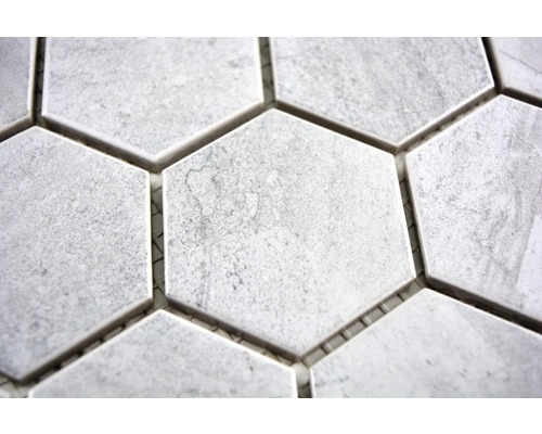 Šestiúhelníkové dlaždice z mramoru