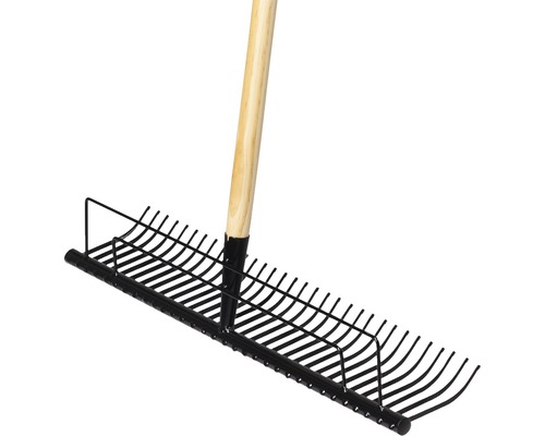 Kovové hrábě na listí s dřevěnou násadou