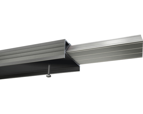 Spojovací profil z kovu se šroubem