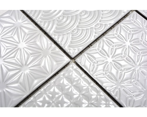 Mozaikové dlaždice s různými vzory