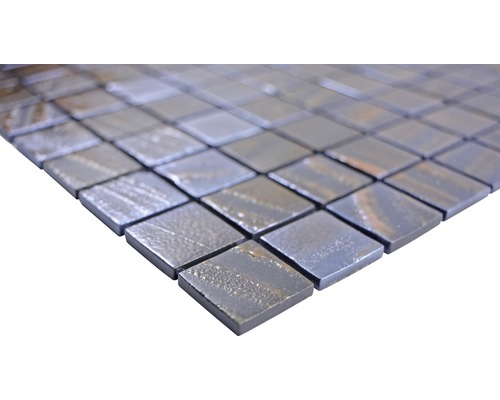 Mozaikové dlaždice z kovu