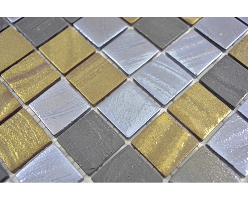 Mozaikové dlaždice se čtvercovými prvky