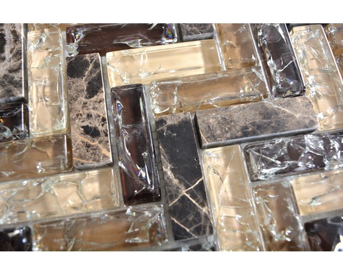 Mozaikové dlaždice ze skla a mramoru