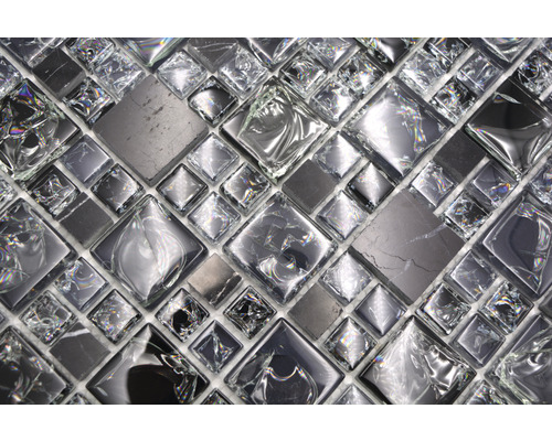 Mozaiková dlaždice se čtvercovými prvky ze skla a kamene