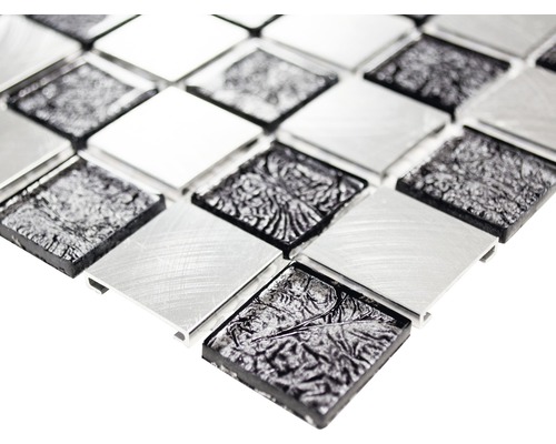 Mozaika z skla a hliníku