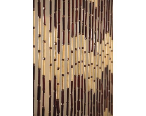 Dekorativní dveře s dřevěným korálkovým závěsem